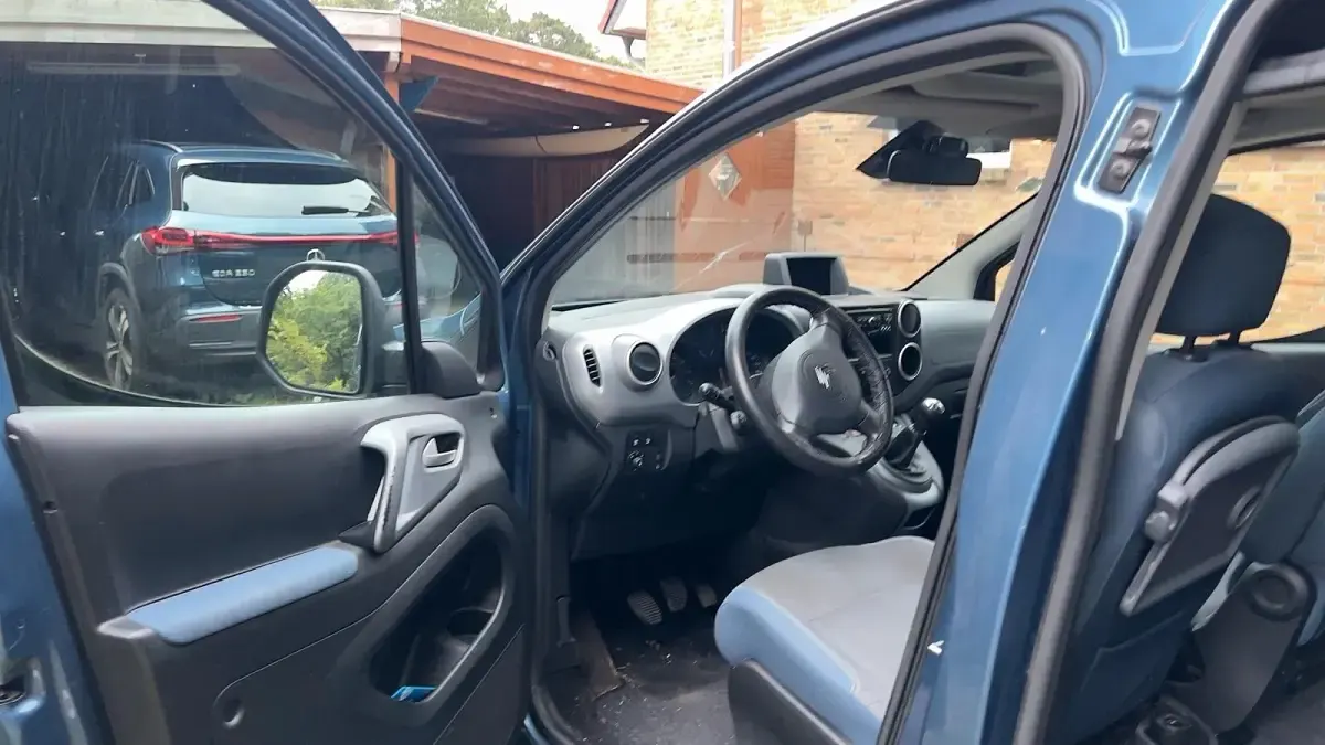 Gebraucht Citroën Berlingo 98 PS (72 kW) 2010 Blau Van / Kleinbus