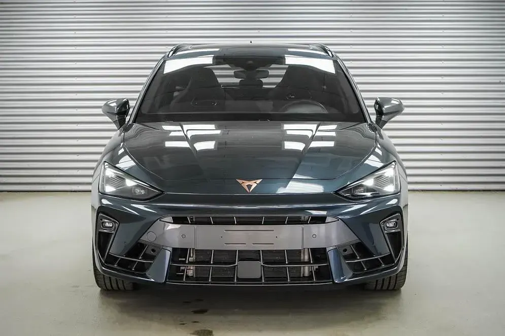 Gebraucht Cupra Leon VZ 333 PS (244 kW) 2025 Magnetic grau metallic (s7)