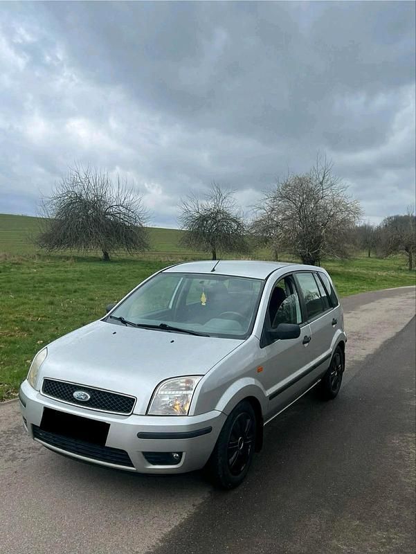 Gebraucht Ford Fusion 68 PS (50 kW) 2003 Silber Kleinwagen