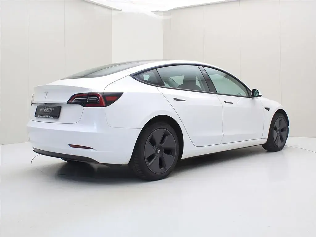 Gebraucht Tesla Model 3 Standard Range 225 kW (306 PS) 2023 Weiß Limousine