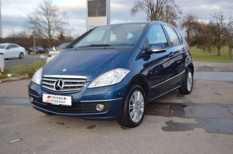 Gebraucht Mercedes A180 116 PS (85 kW) 2009 Blau Van / Kleinbus