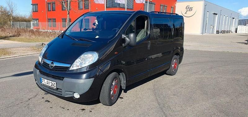 Gebraucht Opel Vivaro 145 PS (106 kW) 2008 Schwarz Van / Kleinbus