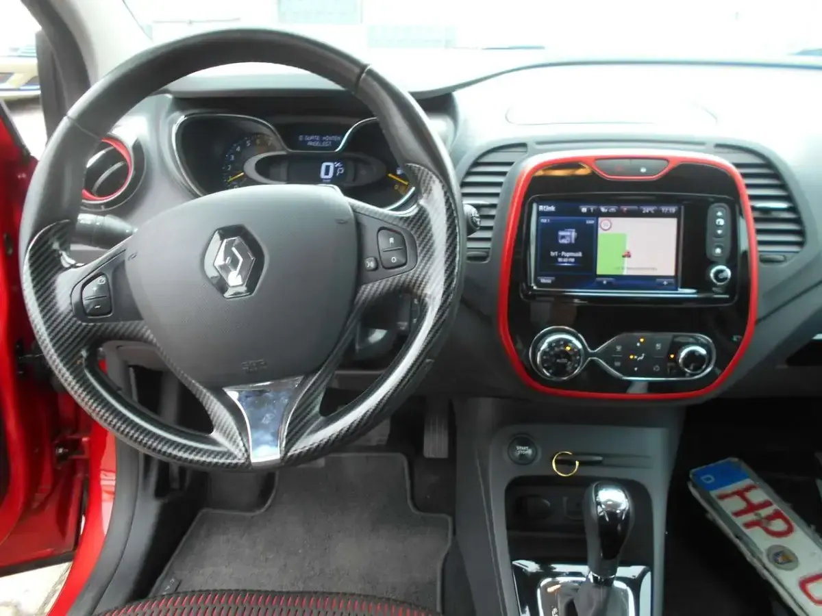 Gebraucht Renault Captur 120 PS (88 kW) 2015 Rot nnp + schwarz gne SUV