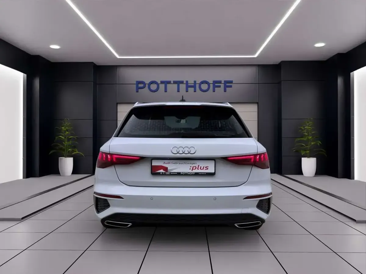 Gebraucht Audi A3 S-Line 150 PS (110 kW) 2024 Weiß Limousine