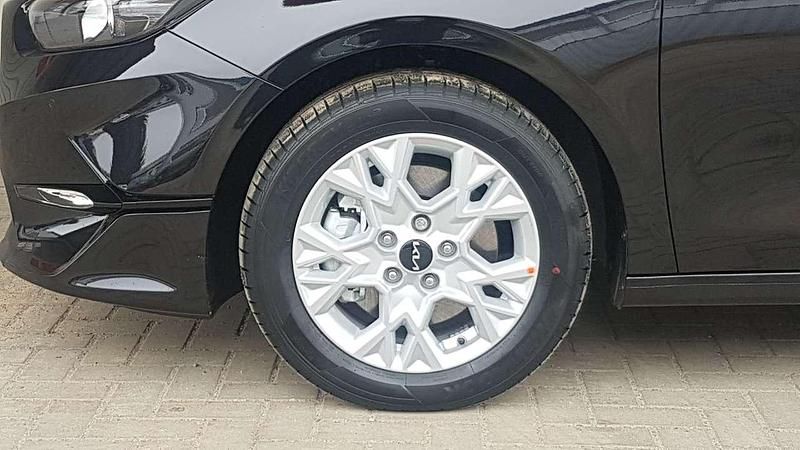 Gebraucht Kia Ceed Sportswagon 140 PS (102 kW) 2025 Zilinaschwarz Kombi