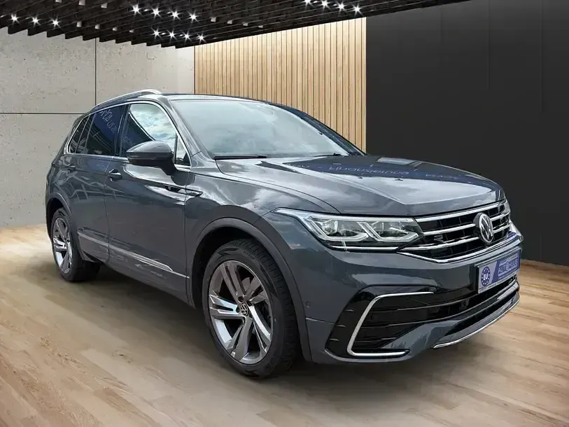 Gebraucht VW Tiguan R-line 150 PS (110 kW) 2021 Delfingrau SUV