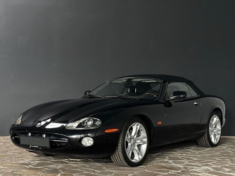 Schwarz Gebraucht 2004 Jaguar XK8 Cabrio | 21.000 € (Superpreis) - Bild 1/4
