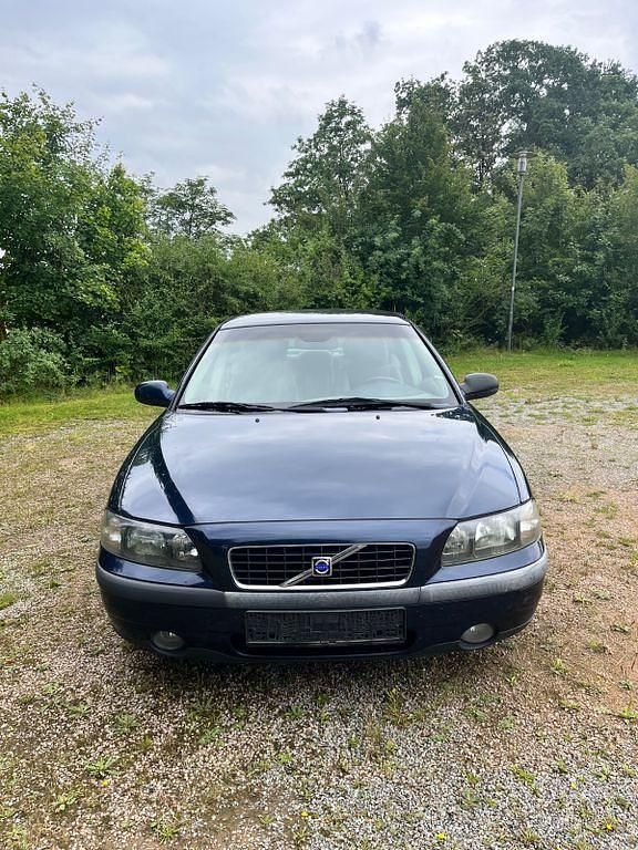 Blau Gebraucht 2002 Volvo S60 Comfort Limousine | 1.000 € (Guter Preis) - Bild 1/4
