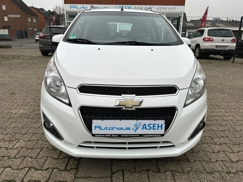 Weiß Gebraucht 2014 Chevrolet Spark LT Kleinwagen | 4.590 € (Fairer Preis) - Bild 1/4