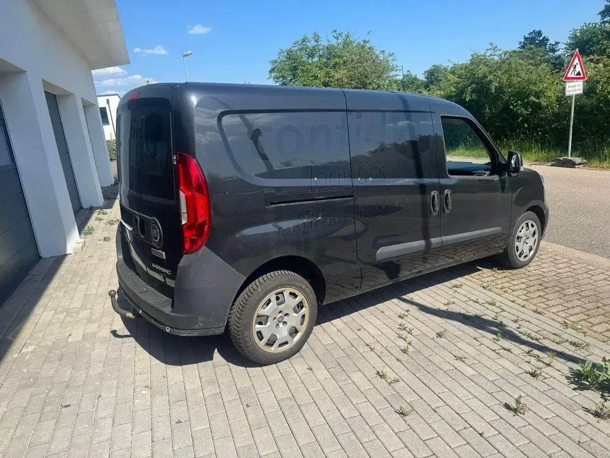 Gebraucht Fiat Doblò 101 PS (74 kW) 2017 Schwarz Van / Kleinbus