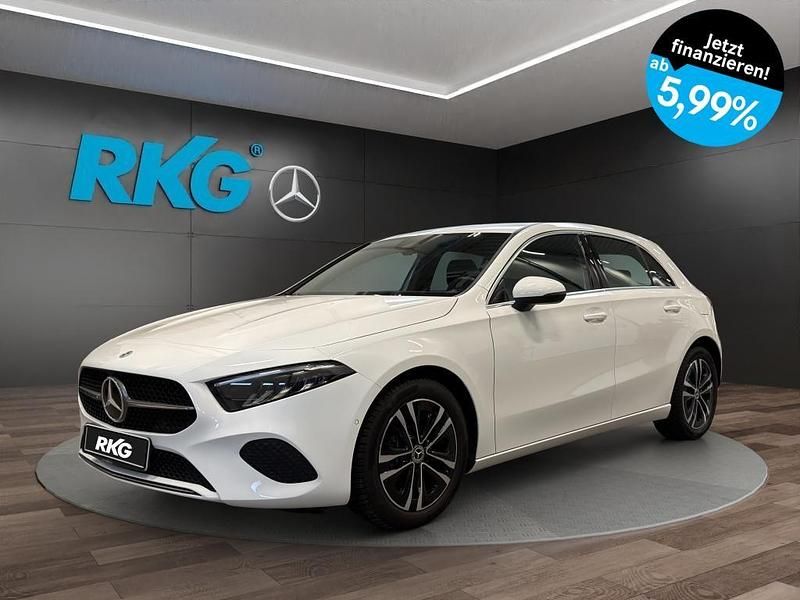Weiß Gebraucht 2023 Mercedes A180 Progressive Limousine | 25.800 € (Guter Preis) - Bild 1/4