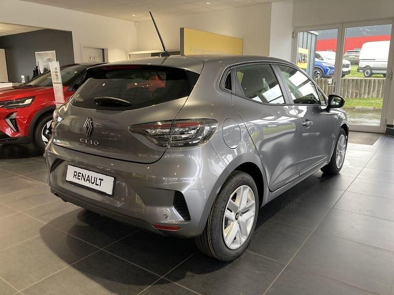 Neu Renault Clio V Evolution 67 PS (49 kW) 2025 Grau Limousine