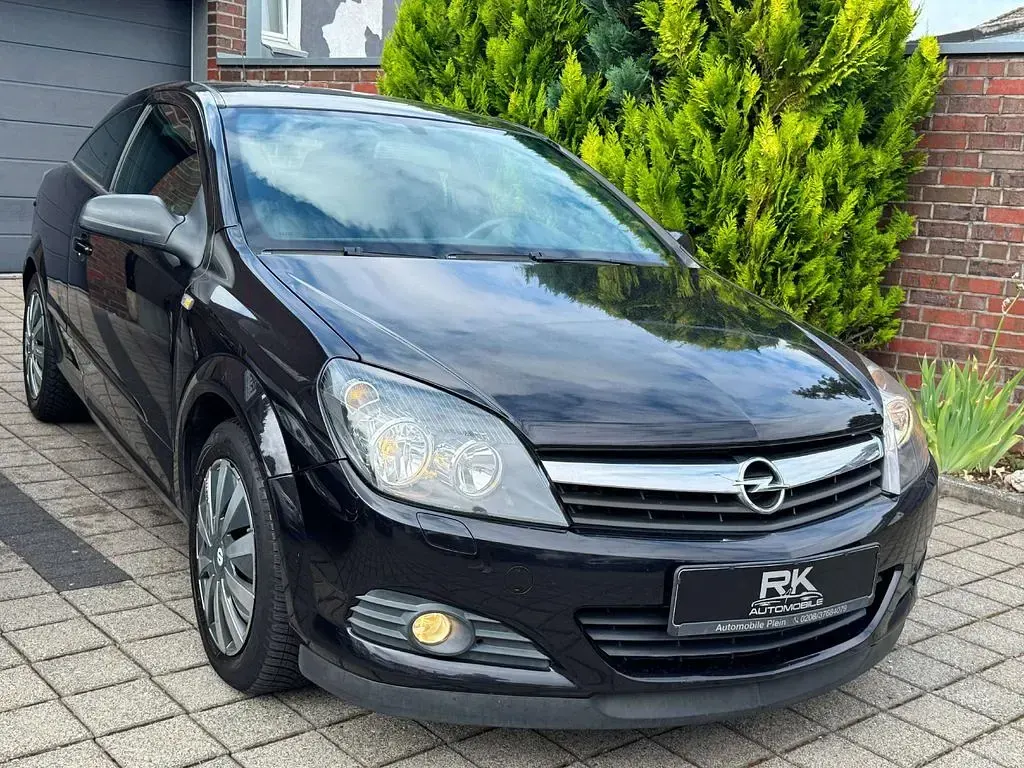 Gebraucht Opel Astra GTC Sport 105 PS (77 kW) 2005 Saphirschwarz mi2 Coupé
