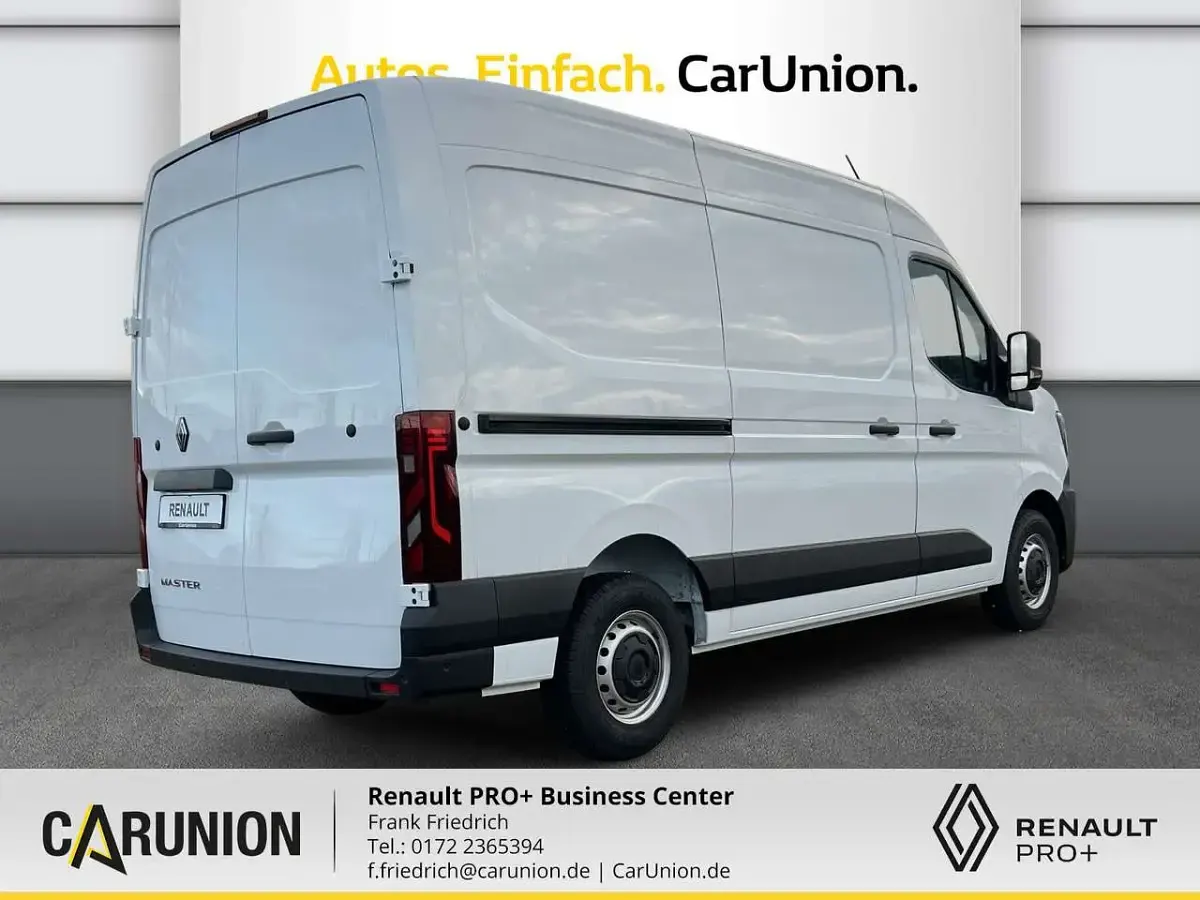 Nowe Renault Master 131 KM (96 kW) 2025 Biały Minivan
