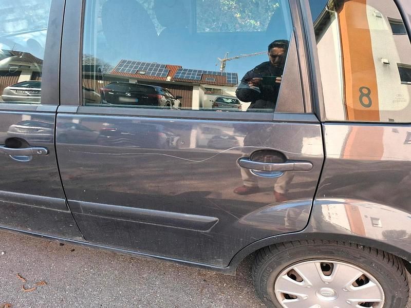 Gebraucht Ford Fiesta 69 PS (50 kW) 2007 Grau Kleinwagen