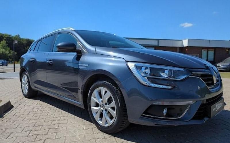 Gebraucht Renault Mégane GrandTour LIMITED 132 PS (97 kW) 2018 Grau Kombi