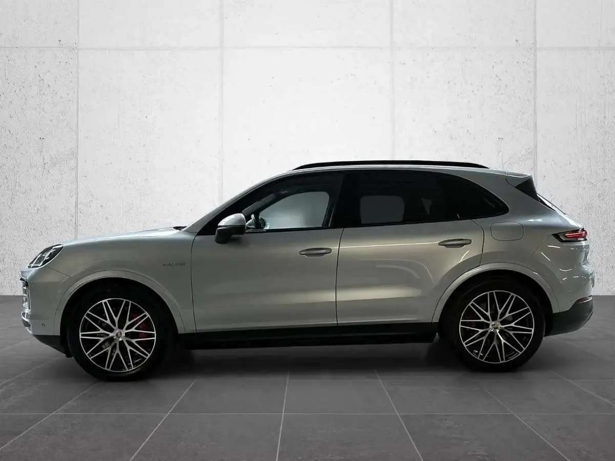 Gebraucht Porsche Cayenne S E-Hybrid 519 PS (381 kW) 2025 Silber SUV