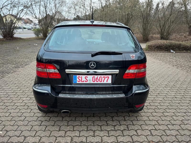 Gebraucht Mercedes B180 115 PS (84 kW) 2011 Schwarz Van / Kleinbus