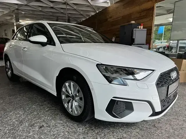 Gebraucht Audi A3 e-tron Advanced 116 PS (85 kW) 2022 Andere Kleinwagen