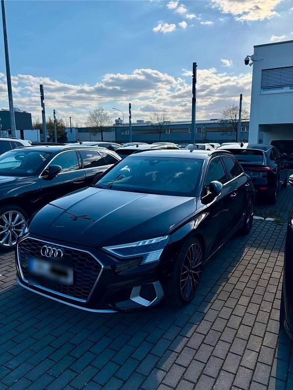 Second-hand Audi A3 Advanced 200 CP (147 kW) 2021 Negru Berlinǎ