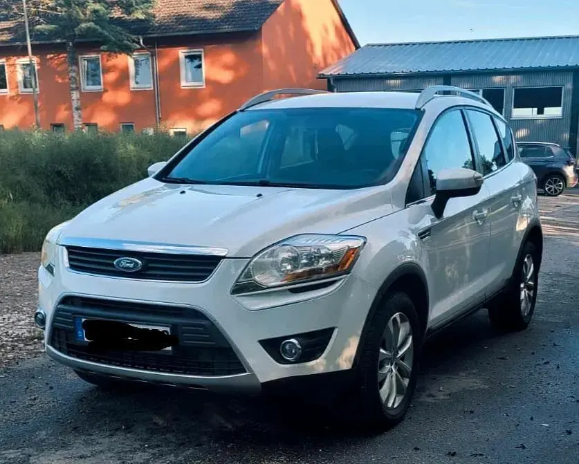 Gebraucht Ford Kuga 140 PS (102 kW) 2011 Weiß SUV