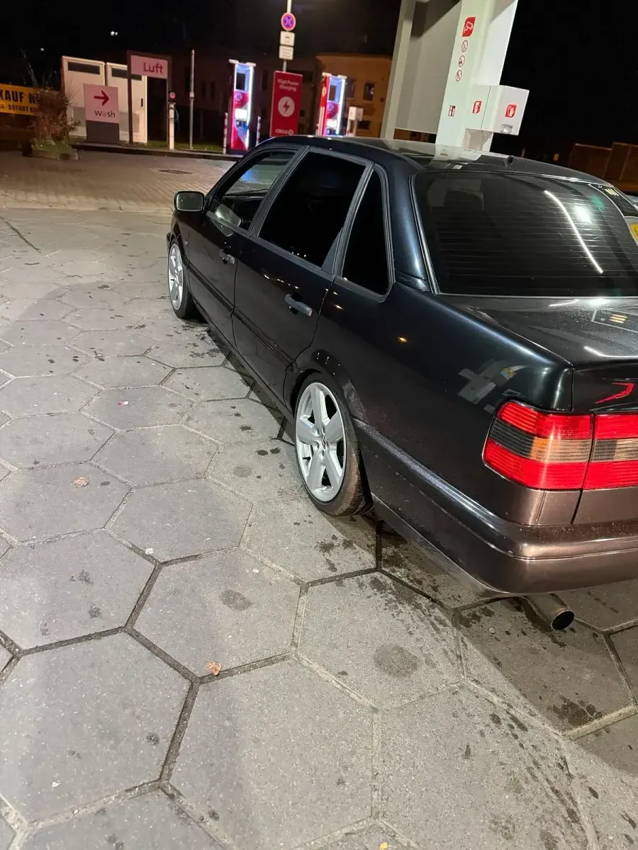 Gebraucht VW Passat 174 PS (127 kW) 1994 Schwarz Limousine