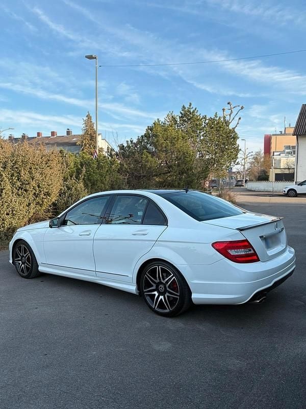 Gebraucht Mercedes C250 AMG line 204 PS (150 kW) 2014 Weiß Limousine