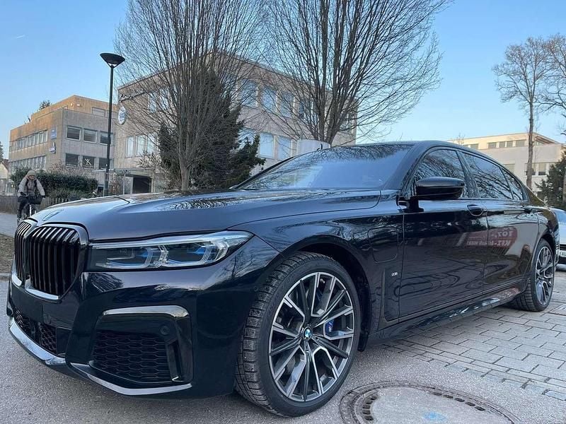 Carbonschwarz metallic Gebraucht 2021 BMW 745 M Sport Limousine | 49.990 € - Bild 1/4