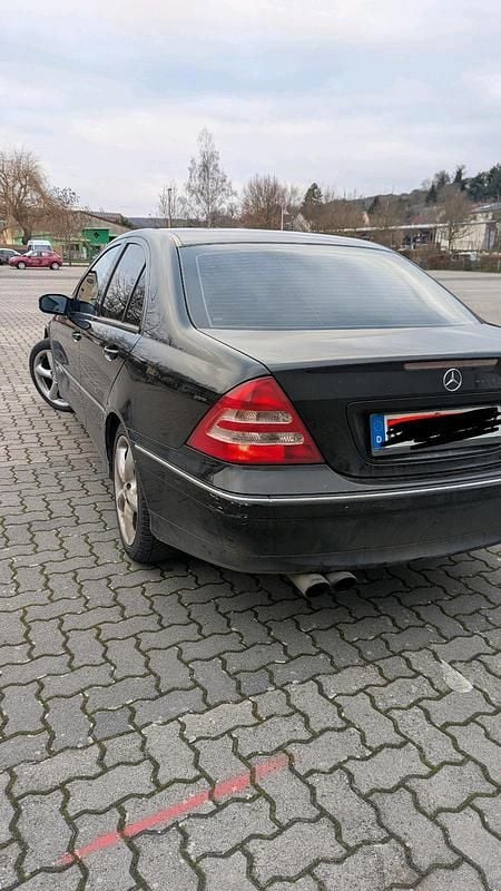 Gebraucht Mercedes C180 154 PS (113 kW) 2003 Schwarz Limousine