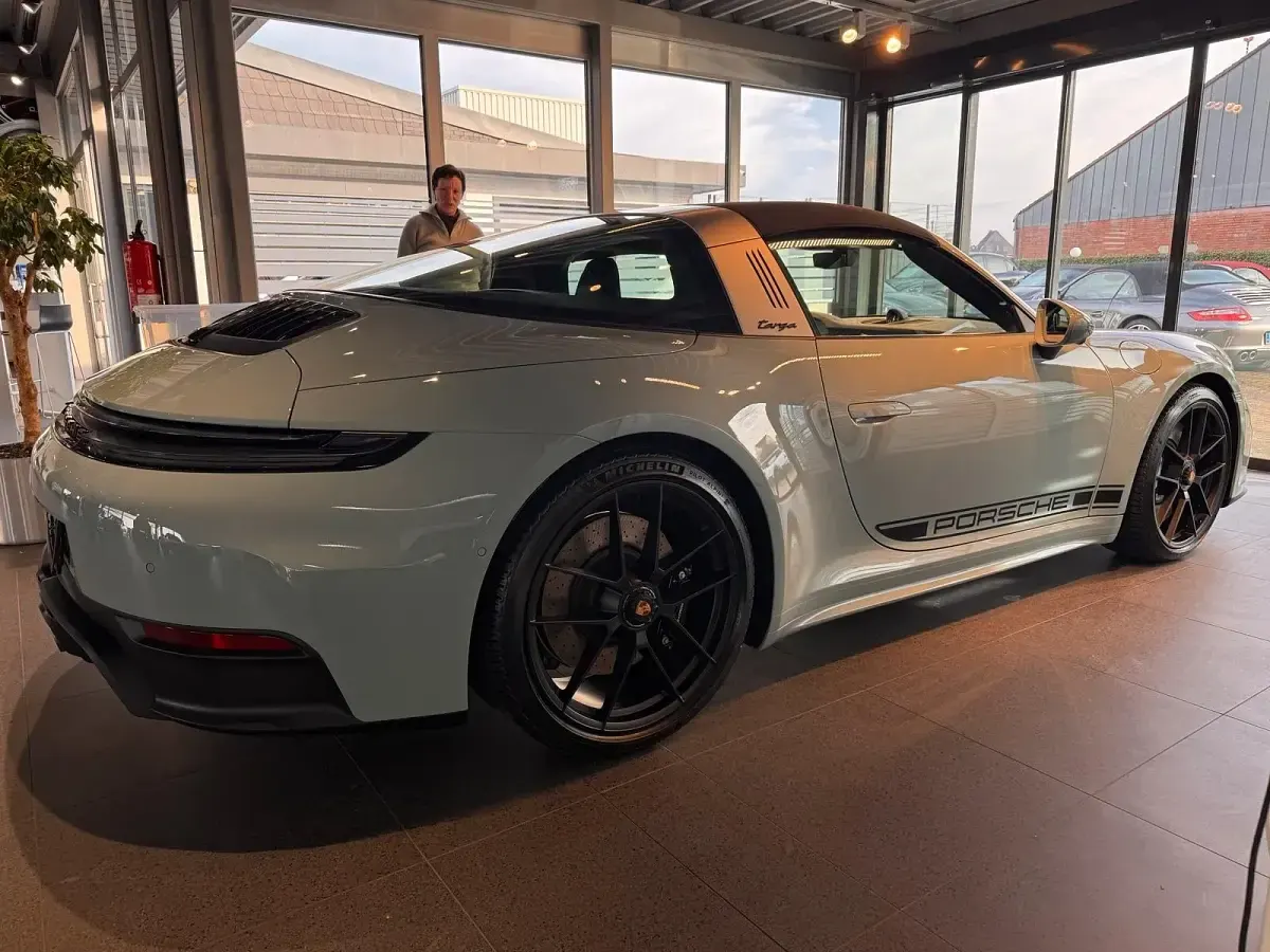 Gebraucht Porsche 911 Carrera 4 GTS Targa 486 PS (357 kW) 2024 Grün Cabrio