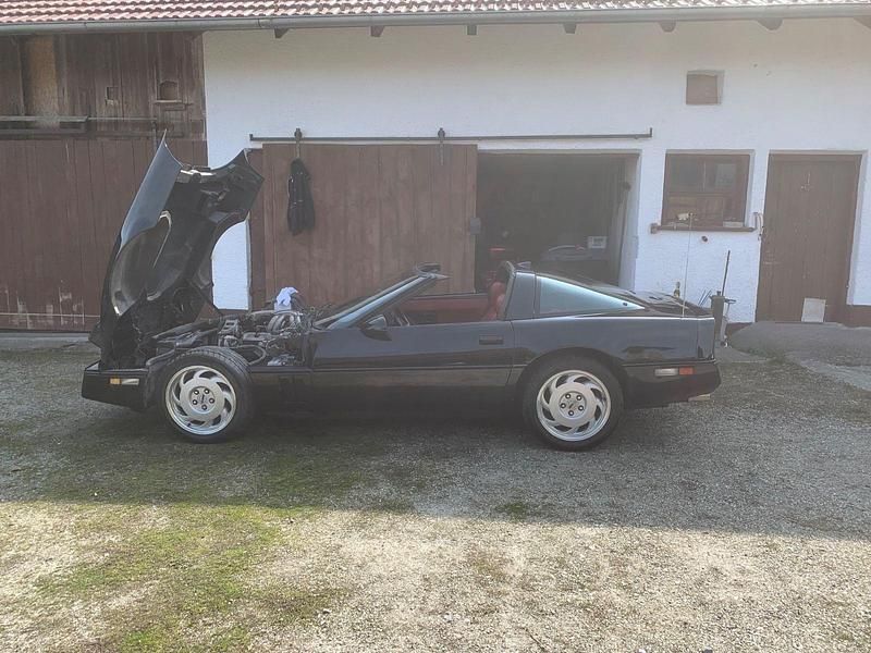 Second-hand Corvette C4 268 CP (197 kW) 1987 Negru Cabrio