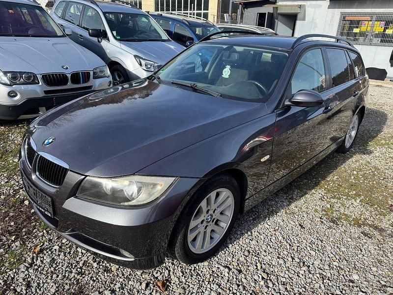 Grau Gebraucht 2005 BMW 320 Sport Line Kombi | 1.799 € (Guter Preis) - Bild 1/4