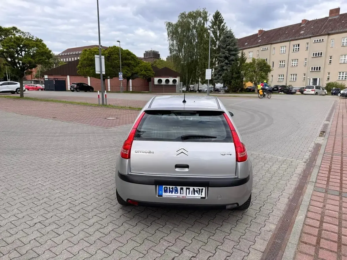 Usata Citroën C4 Style 88 CV (64 kW) 2007 Argento Berlina