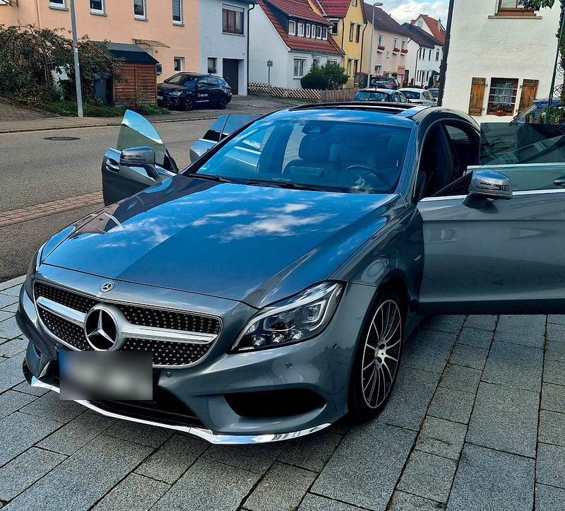 Silber Gebraucht 2018 Mercedes E250 AMG Kombi | 26.499 € - Bild 1/4