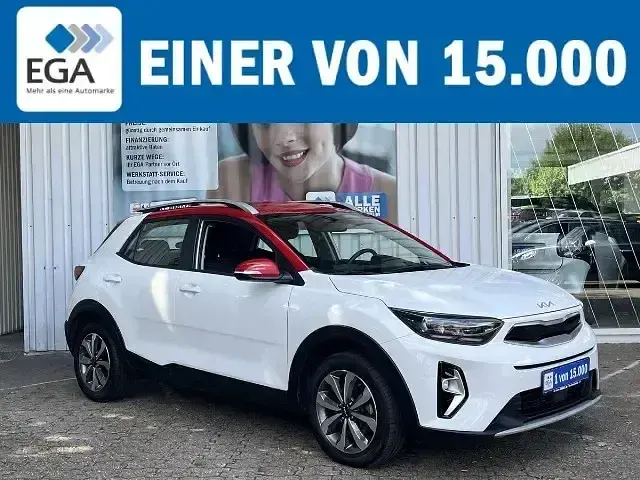 Używany Kia Stonic 101 KM (74 kW) 2022 Biały SUV