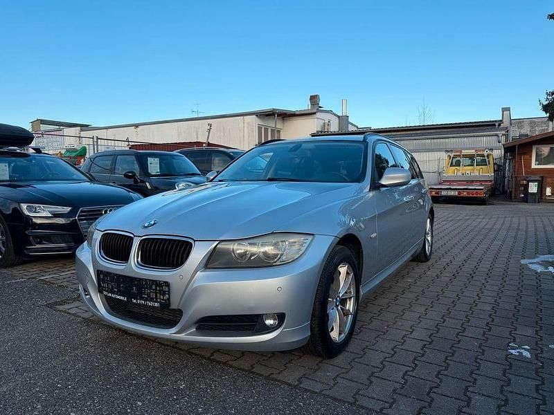 Silber Gebraucht 2011 BMW 320 Kombi | 4.290 € (Guter Preis) - Bild 1/4