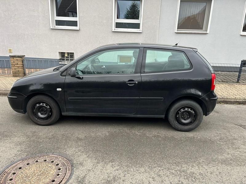 Gebraucht VW Polo 60 PS (44 kW) 2004 Schwarz Kleinwagen