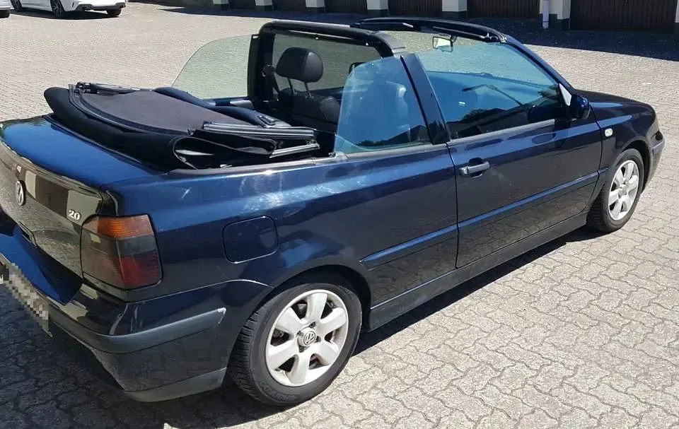 Occasion VW Golf 115 ch (84 kW) 2001 Bleue Cabriolet