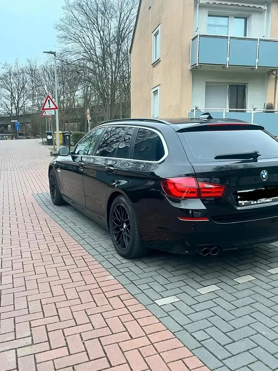 Gebraucht BMW 530 258 PS (189 kW) 2012 Schwarz Kombi