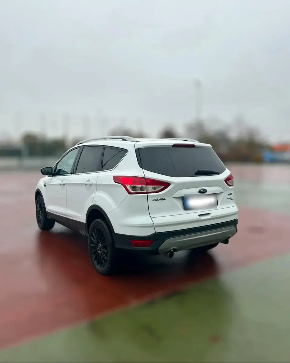 Gebraucht Ford Kuga Sport 120 PS (88 kW) 2016 Weiß SUV