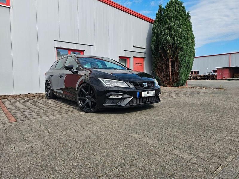 Schwarz Gebraucht 2017 Seat Leon ST FR Kombi | 12.500 € (Fairer Preis) - Bild 1/4