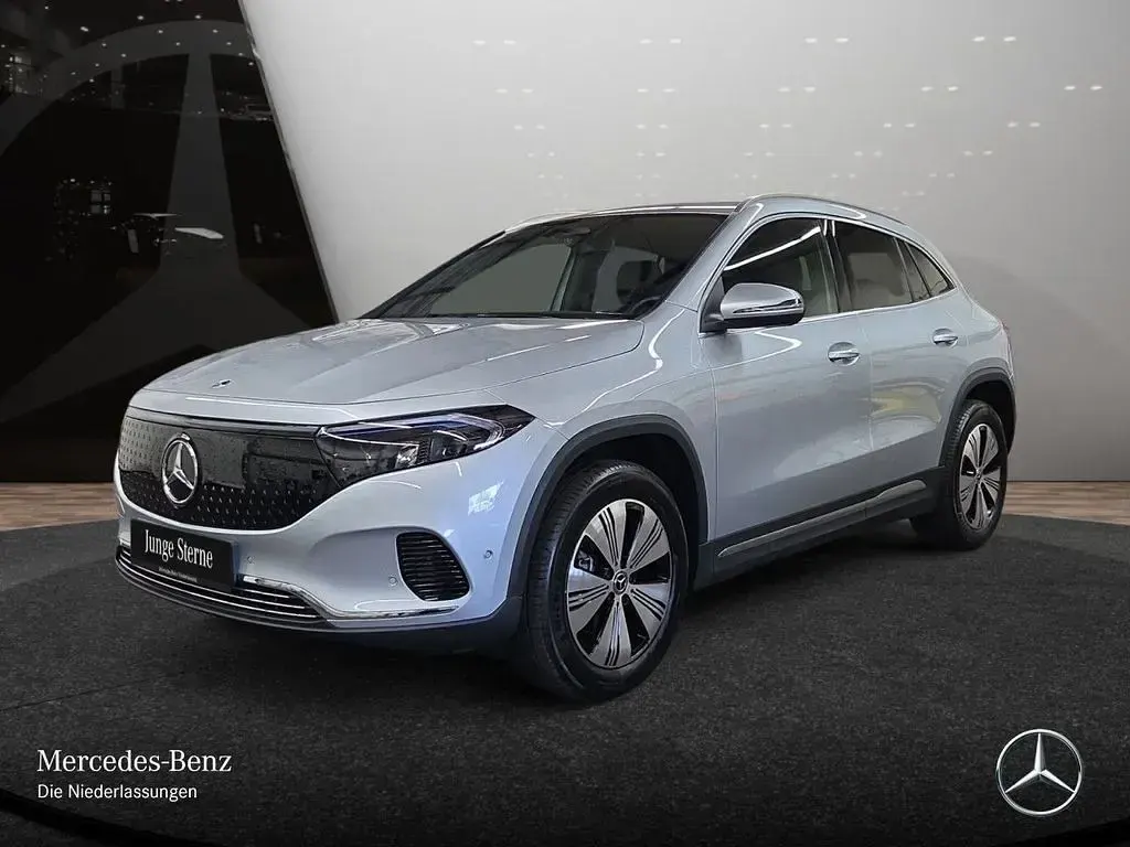 Gebraucht Mercedes EQA250+ Advanced 139 kW (190 PS) 2025 Silber SUV