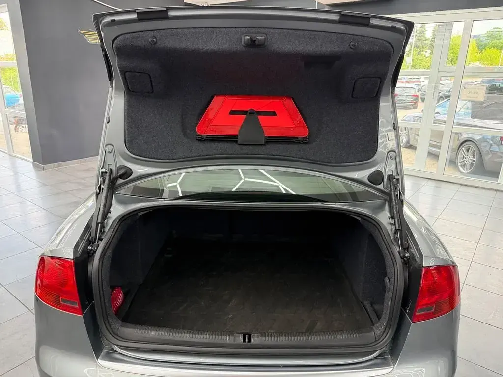 Gebraucht Audi A4 Comfort 179 PS (131 kW) 2006 Grau Limousine