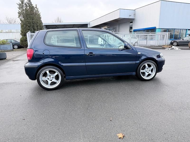 Gebraucht VW Polo 60 PS (44 kW) 2001 Blau Kleinwagen