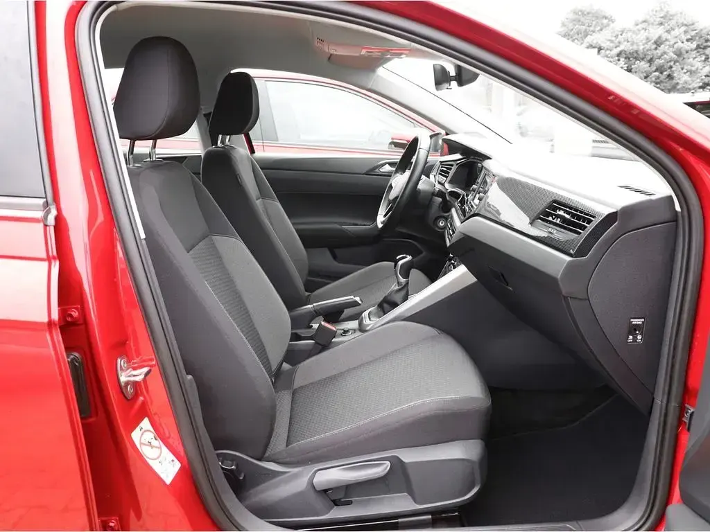 Gebraucht VW Polo Life 80 PS (58 kW) 2023 Kings red metallic Kleinwagen