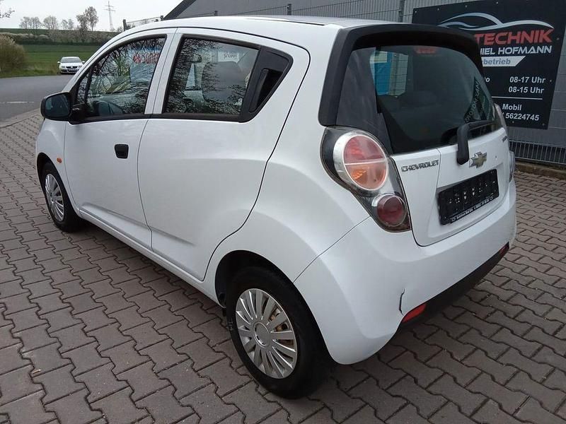 Second-hand Chevrolet Spark 68 CP (50 kW) 2011 Alb Hatchback