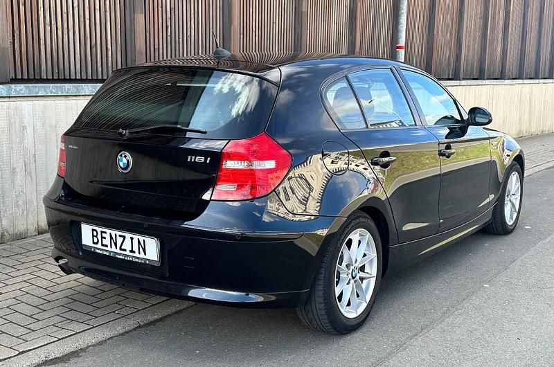 Gebraucht BMW 116 122 PS (89 kW) 2009 Schwarz Kleinwagen