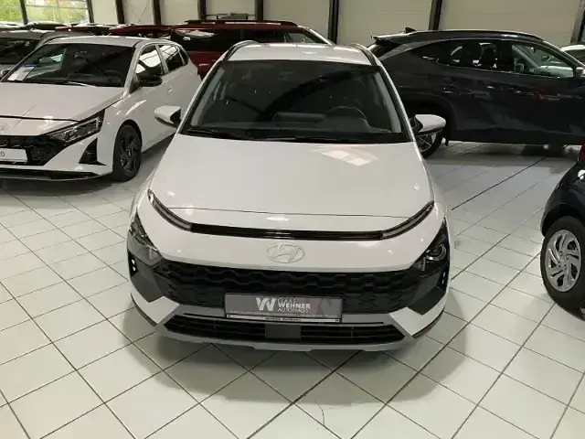 Neu Hyundai Bayon Select 101 PS (74 kW) 2025 Weiss SUV