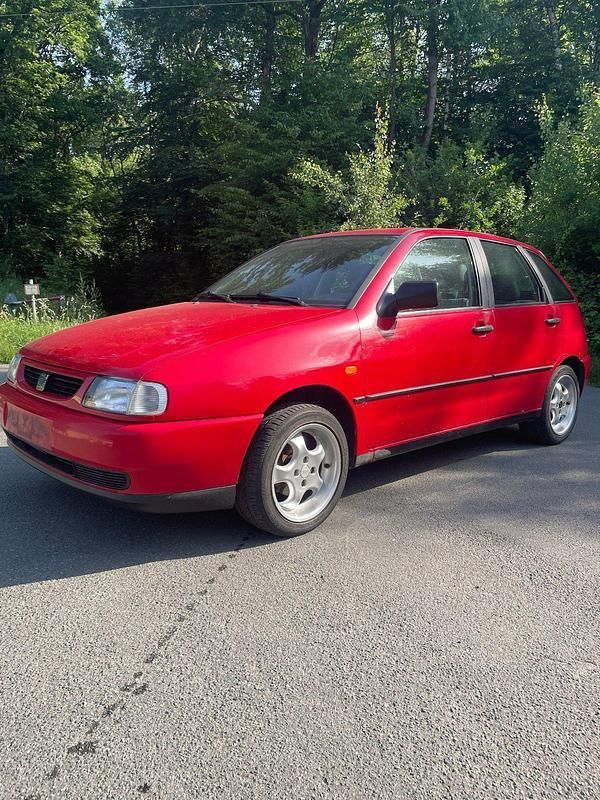 Rot Gebraucht 1997 Seat Ibiza Kleinwagen | 1.500 € - Bild 1/4