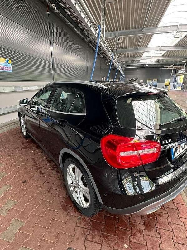 Gebraucht Mercedes GLA200 Urban 136 PS (100 kW) 2015 SUV